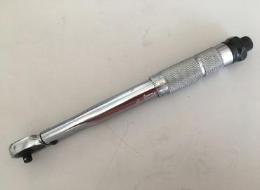 Динамометричен ключ 1/4" 5-25Nm   010481