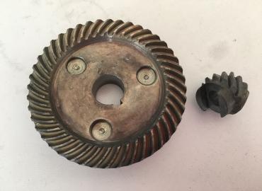 К-т. зъбчатки пиньон и корона за ъглошлайф и др. 44/12/73/15/9 010701