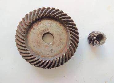 К-т. зъбчатки пиньон и корона за ъглошлайф и др. 41/10/79/15/резба 02600