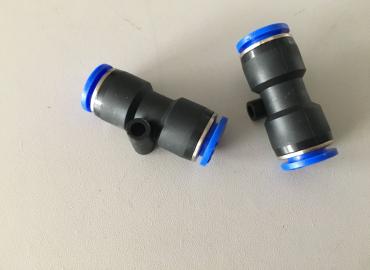 Прав съединител маркуч ф4 06652