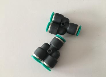 "Y" съединител маркуч ф12 06773