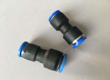 Прав преход за маркуч ф8/6 06775