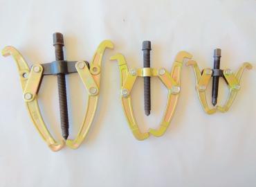 Скоба за лагери и др. с три крака, рамена 3", 75мм 0981